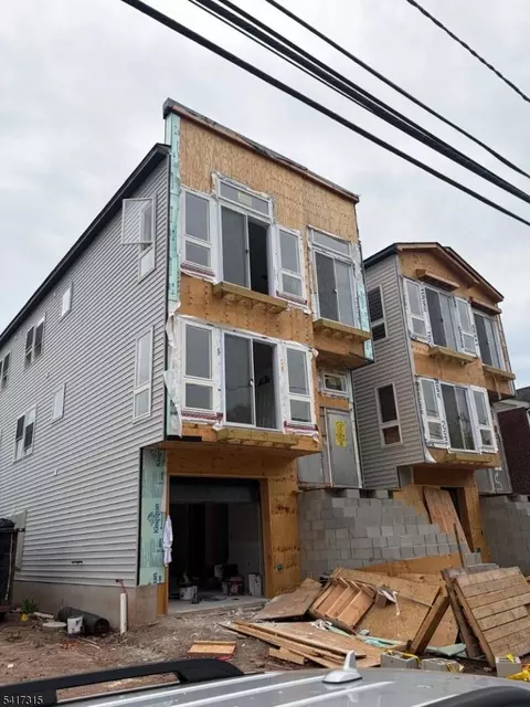 522 S 19th St, Newark, NJ 07103
