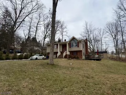 55 Black Oak Dr, Vernon, NJ 07462
