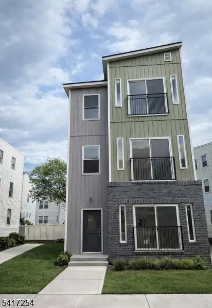 840 S 19th St, Newark, NJ 07108