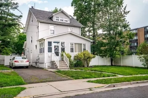 304 W 2nd Ave, Roselle, NJ 07203