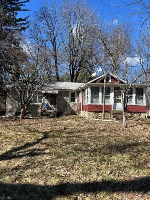 56 Burnet St, Livingston, NJ 07039