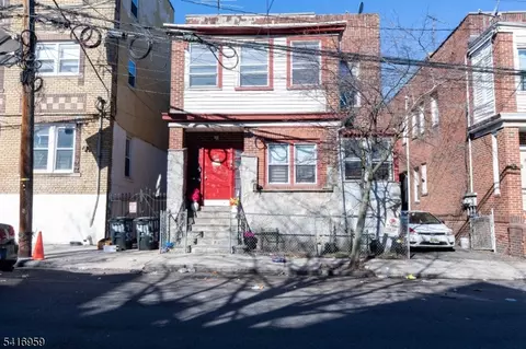 411 S 15th St, Newark, NJ 07103