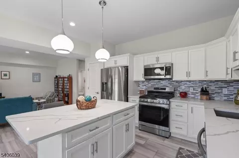 165 Lakeside Rd #8, West Milford Twp, NJ 07421