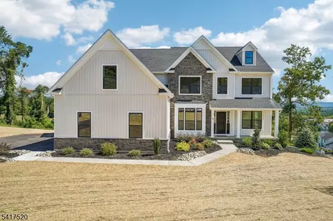 6 Spring Ct, Phillipsburg, NJ 08865