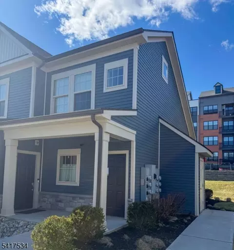 8 Aster Blvd, Warren, NJ 07059