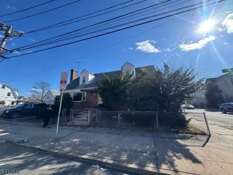 378 Kerrigan Blvd, Newark, NJ 07106