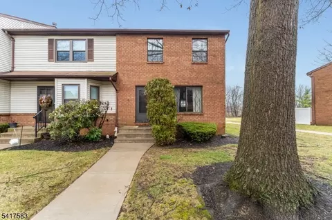 226 Riva Dr, Hackettstown, NJ 07840