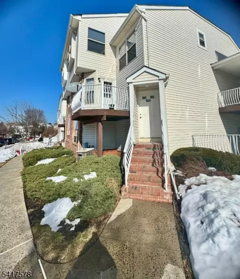 778 Harbortown Blvd, Perth Amboy, NJ 08861