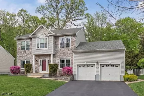 114 Black Oak Trl, Lake Hopatcong, NJ 07849
