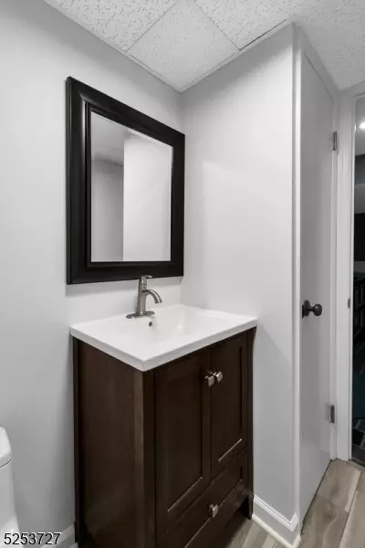 59 Manor Dr, Basking Ridge, NJ 07920 photo 39