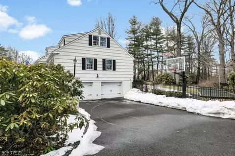 59 Manor Dr, Basking Ridge, NJ 07920 photo 3