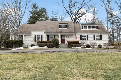 59 Manor Dr, Basking Ridge, NJ 07920