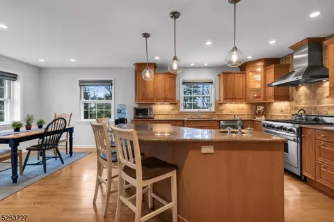 59 Manor Dr, Basking Ridge, NJ 07920 photo 12