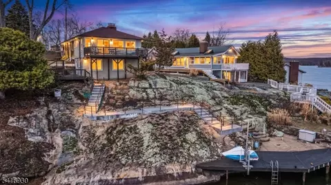 11 Wildwood Shores Dr # B, Hopatcong, NJ 07843