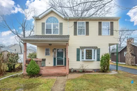 42 Roosevelt Ave, Lake Hiawatha, NJ 07034