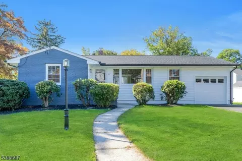 1 Crestwood Ln, Clark, NJ 07066