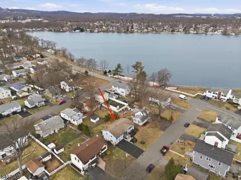 11 Deerfield Rd, Parsippany, NJ 07054