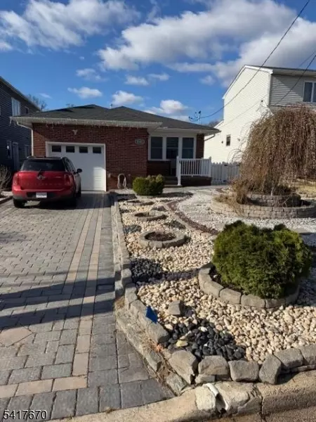 2843 Wickersham Ave, Linden, NJ 07036