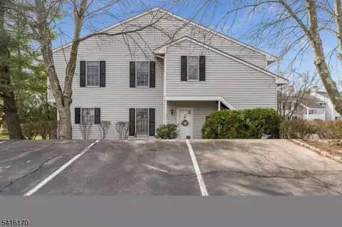 183 Milkweed Ct, Three Bridges, NJ 08887