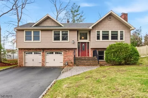 5 William Dr, Rockaway, NJ 07866