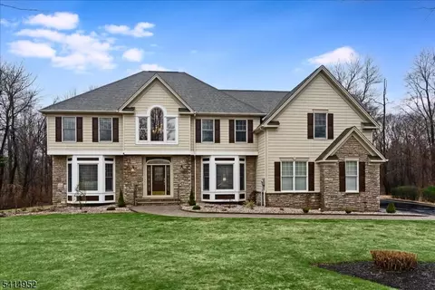 6 Mackenzie Ct, Sparta, NJ 07871