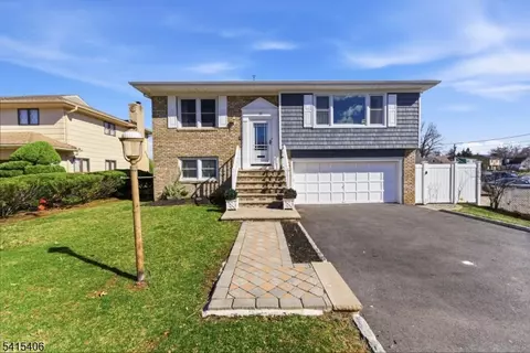 22 Elizabeth Ct, Bloomfield, NJ 07003