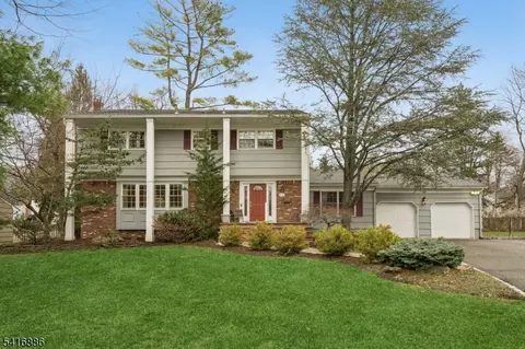 12 Troy Dr, Livingston, NJ 07039