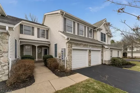 4 Pinehurst Cir, Annandale, NJ 08801