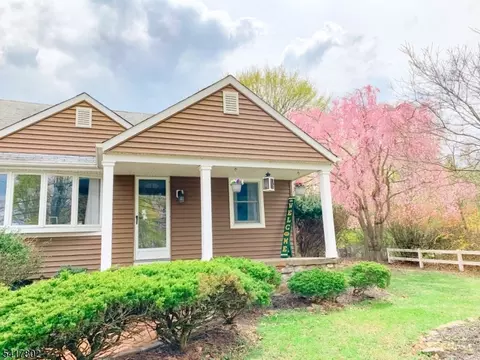 22 Flanders Rd, Budd Lake, NJ 07828