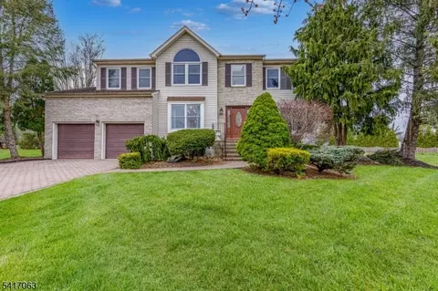 5 Hughey Ln, Hillsborough, NJ 08844