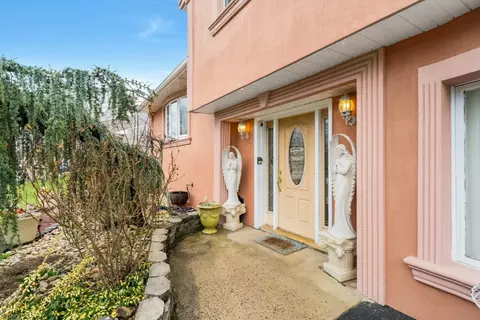 8 Monaghan Rd, Edison, NJ 08817 photo 3