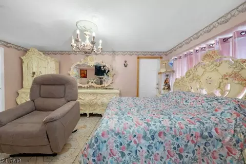 8 Monaghan Rd, Edison, NJ 08817 photo 11