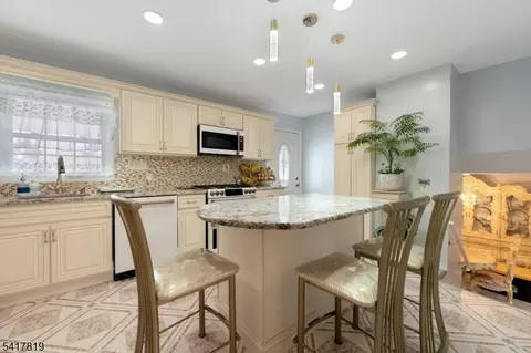 8 Monaghan Rd, Edison, NJ 08817 photo 15