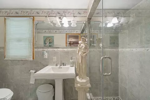 8 Monaghan Rd, Edison, NJ 08817 photo 9
