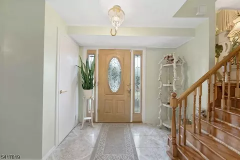 8 Monaghan Rd, Edison, NJ 08817 photo 4