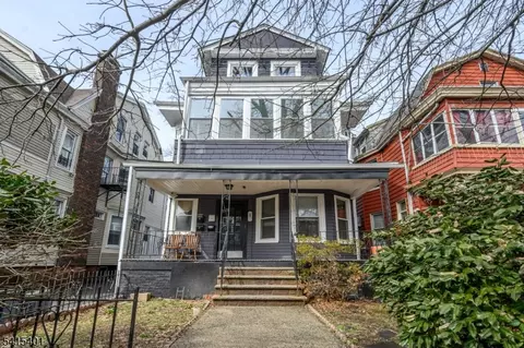 1053 Hunterdon St, Newark, NJ 07112