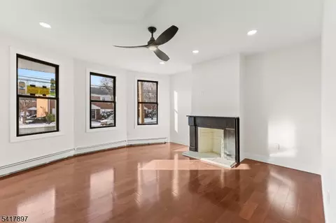 633 Lafayette Ave, Hawthorne, NJ 07506