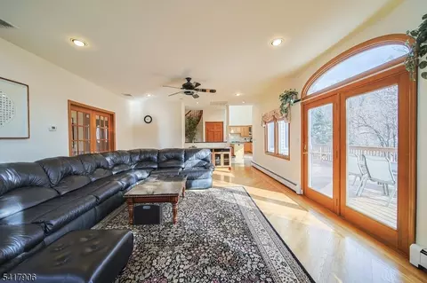 19 Dave Espie Way, Wayne, NJ 07470 photo 13