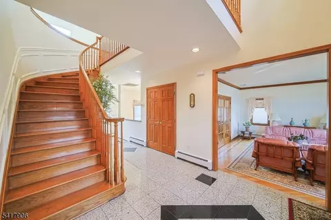 19 Dave Espie Way, Wayne, NJ 07470 photo 5