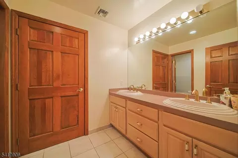 19 Dave Espie Way, Wayne, NJ 07470 photo 43
