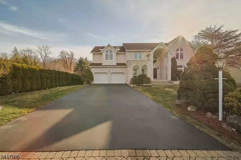 19 Dave Espie Way, Wayne, NJ 07470 photo 2