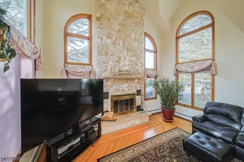 19 Dave Espie Way, Wayne, NJ 07470 photo 16