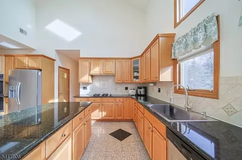 19 Dave Espie Way, Wayne, NJ 07470 photo 18