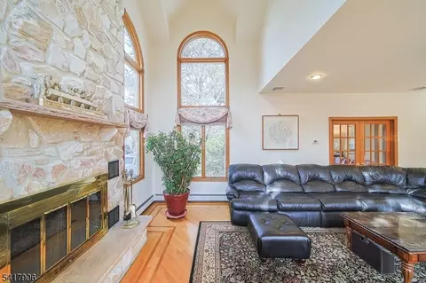 19 Dave Espie Way, Wayne, NJ 07470 photo 15
