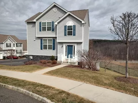 62 Sowers Dr, Hackettstown, NJ 07840