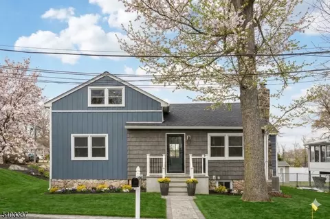 2 Guenter St, Butler, NJ 07405