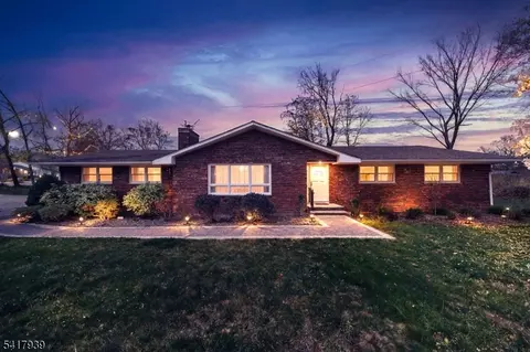 304 River Rd, East Hanover, NJ 07936