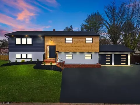 12 Barker Rd, Somerset, NJ 08873