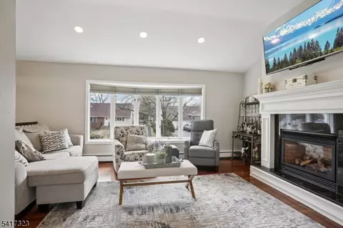 116 Carol Pl, Wayne, NJ 07470 photo 4