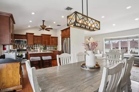 116 Carol Pl, Wayne, NJ 07470 photo 11